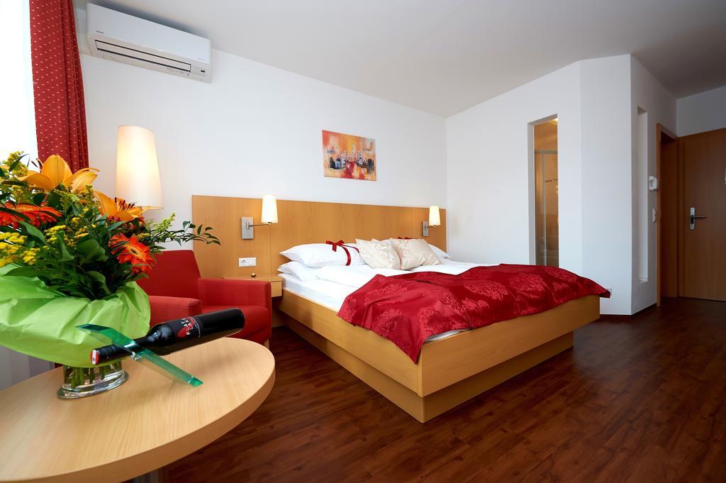 City-Hotel Moedling Mödlingi járás Szoba fotó