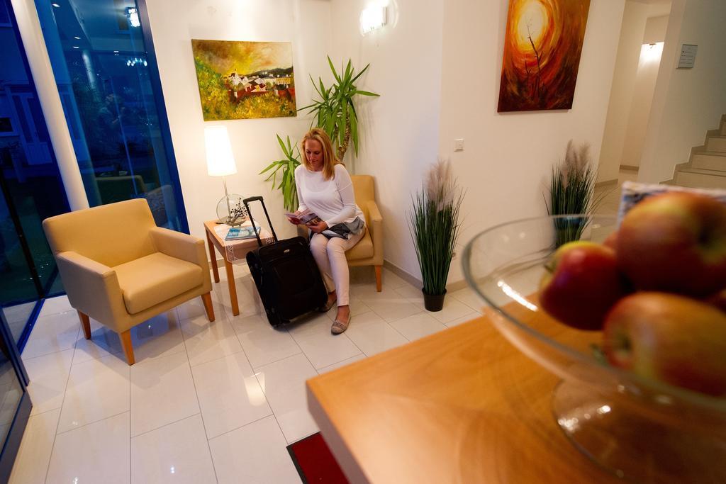 City-Hotel Moedling Mödlingi járás Kültér fotó
